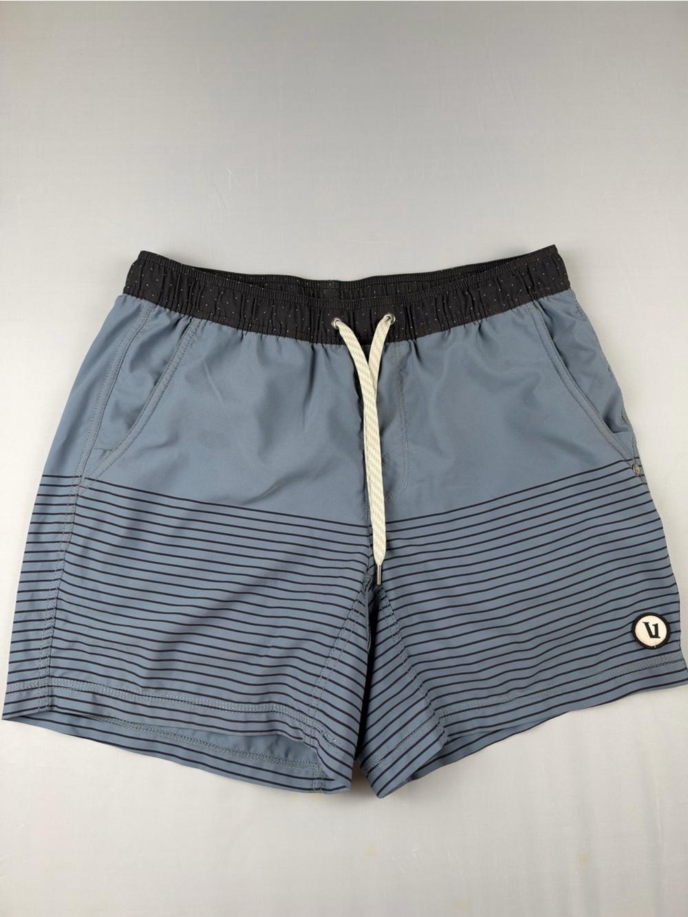 Vuori Kore lined short 5” inseam size small
